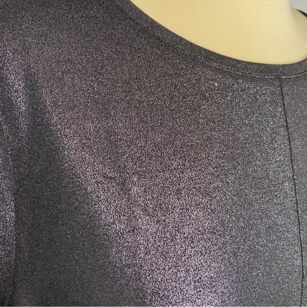 GapFit Black Shimmer Knot Front Top - Picture 5 of 9